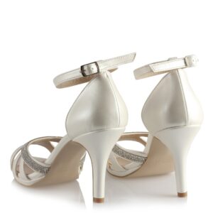 حذاء زفاف بكعب أبيض غامق كلاسيك بفصوص نسائي